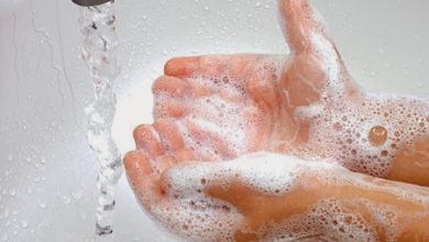 أضرار الصابون على اليدين أضرار الإفراط في استخدام صابون اليد هل الصابون يبيض الوجه